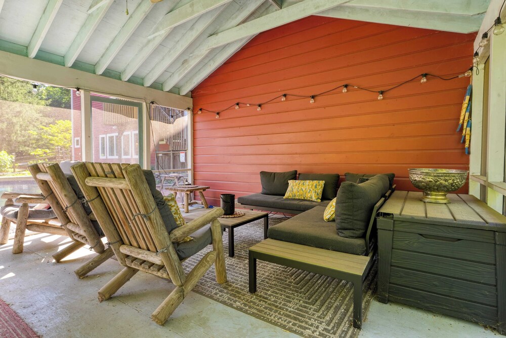 Historic Barn Retreat w/ Pool & Pond Views Longview Pond Lodge by Avantstay