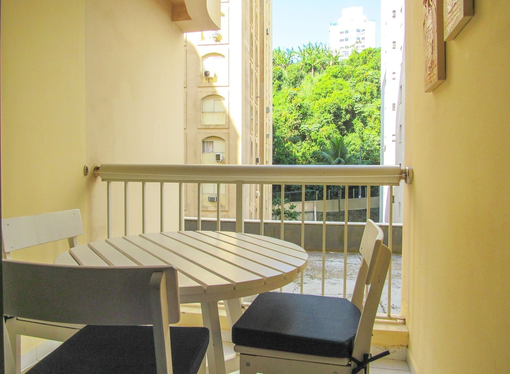 Apartamento a 70m da Praia de Pitangueiras SP
