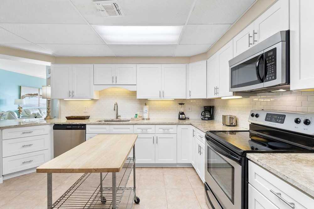 The Palms West 813