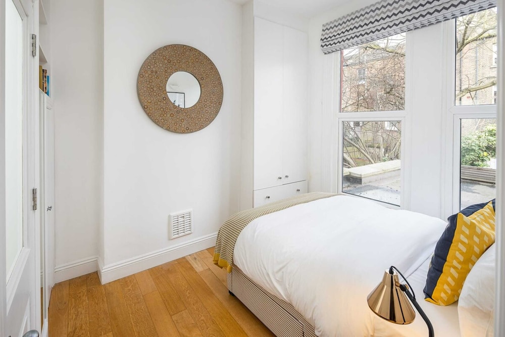 Lovely Designer 1 Bedroom Shepherd's Bush 7 min to Tube