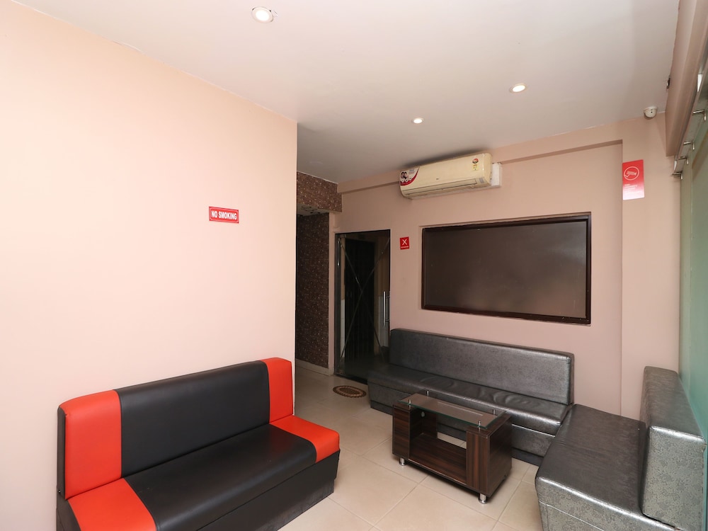 OYO 11722 Crystal Guest House