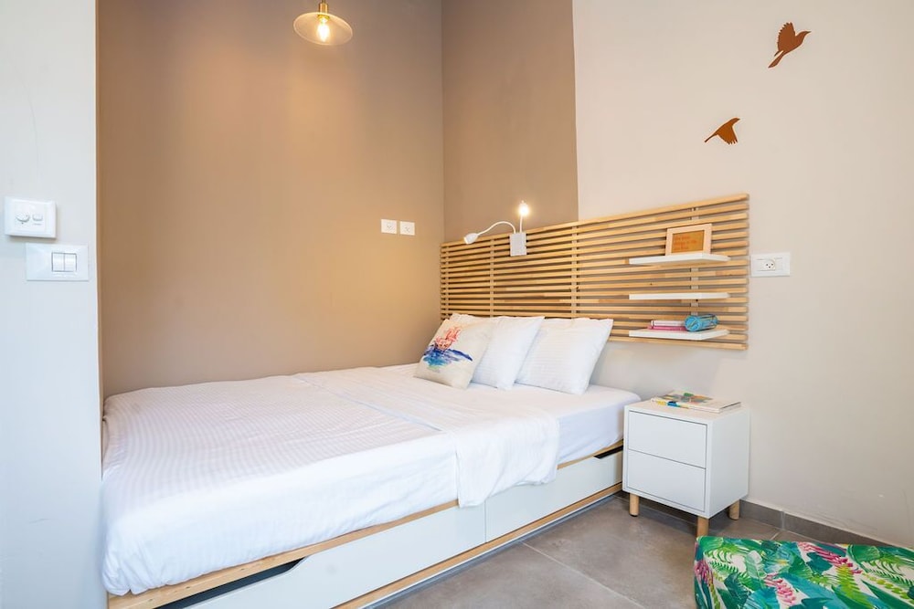 Deluxe AchzivBeach Apartment in Nahariya view 3