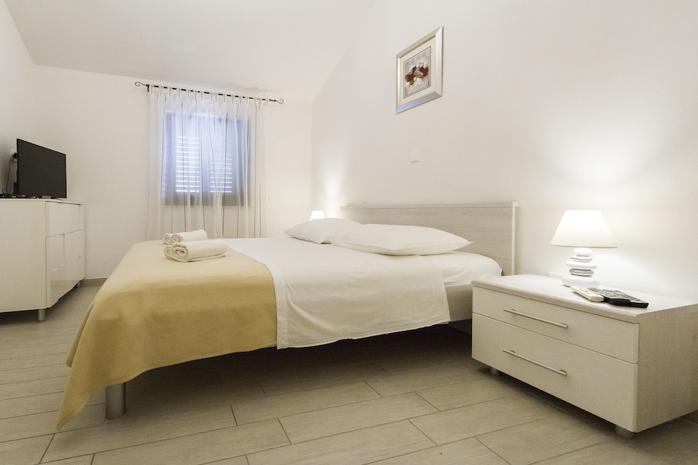 Apartments Gajeta en Split — bedroom
