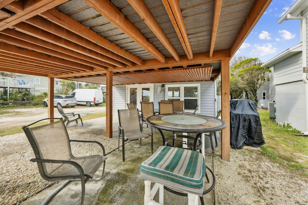 124 S Fletcher - Downstairs 3 Bedroom Duplex