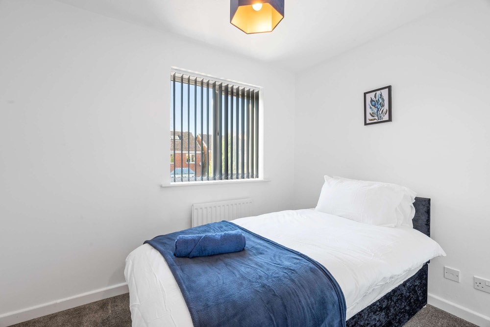 Homely 3 bed House Near Birmingham City Centre