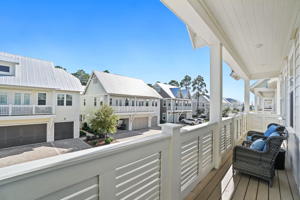 Prominence on 30A by Panhandle Getaways