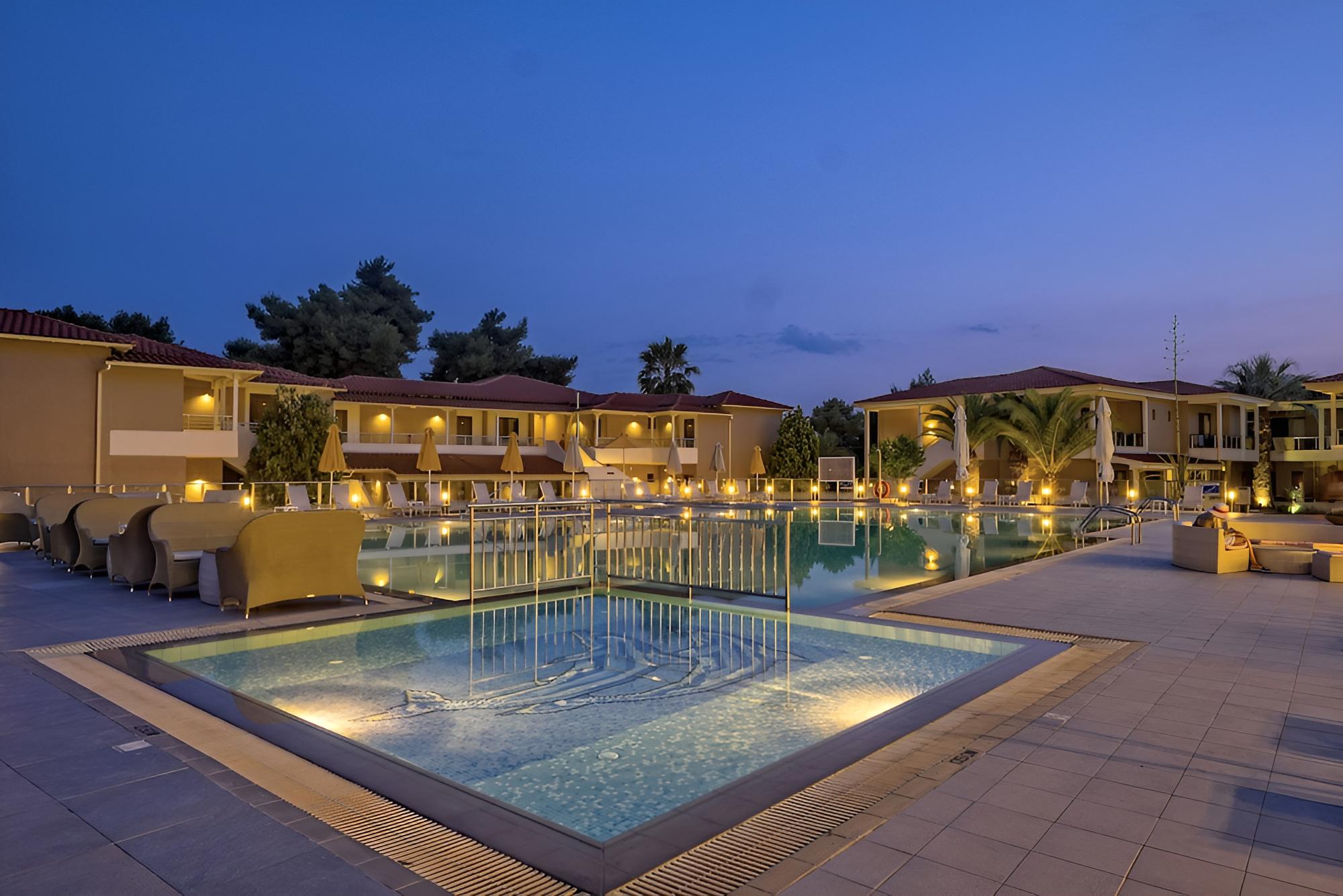 Lagomandra Beach Hotel