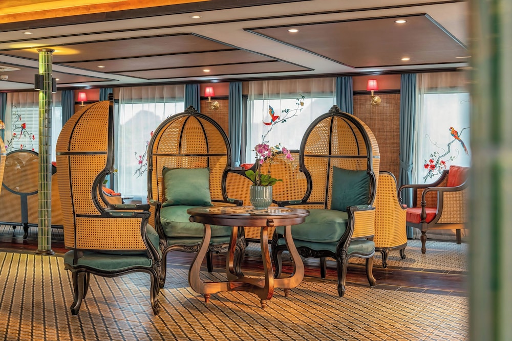 Indochine Grand Lan Ha Bay