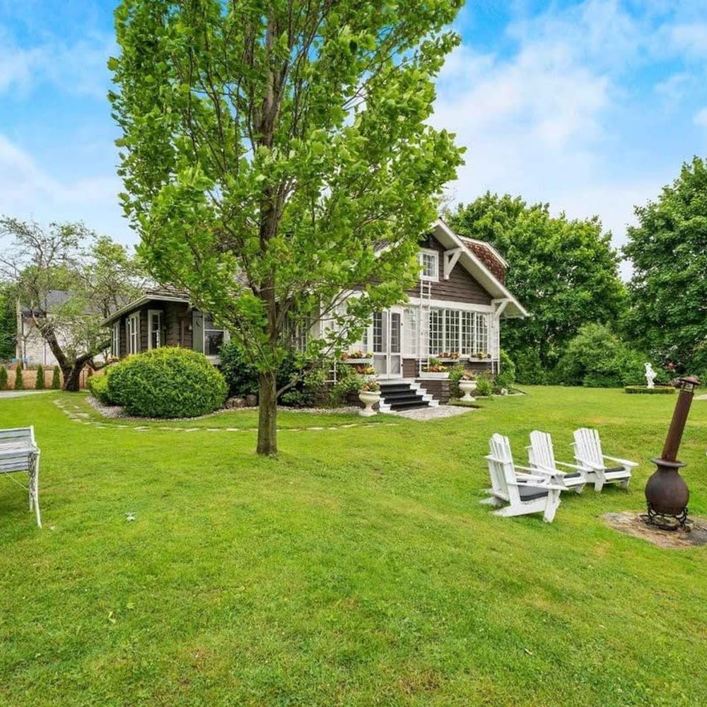 Luxury Waterfront Fairytale Home -carmen Elisabeth
