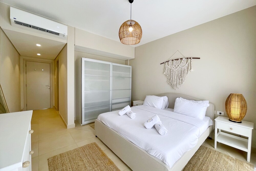 Xuru Stays I Roomy & Relaxed 1bdr @ Mangroovy Free Beach & Pool