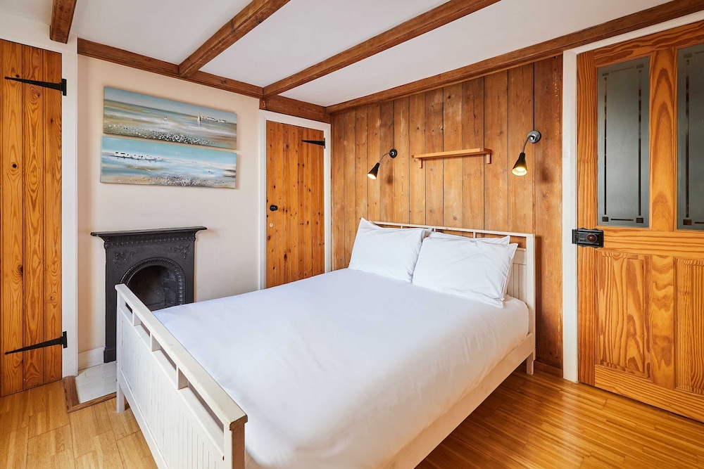 Host Stay Sunbeam Cottage