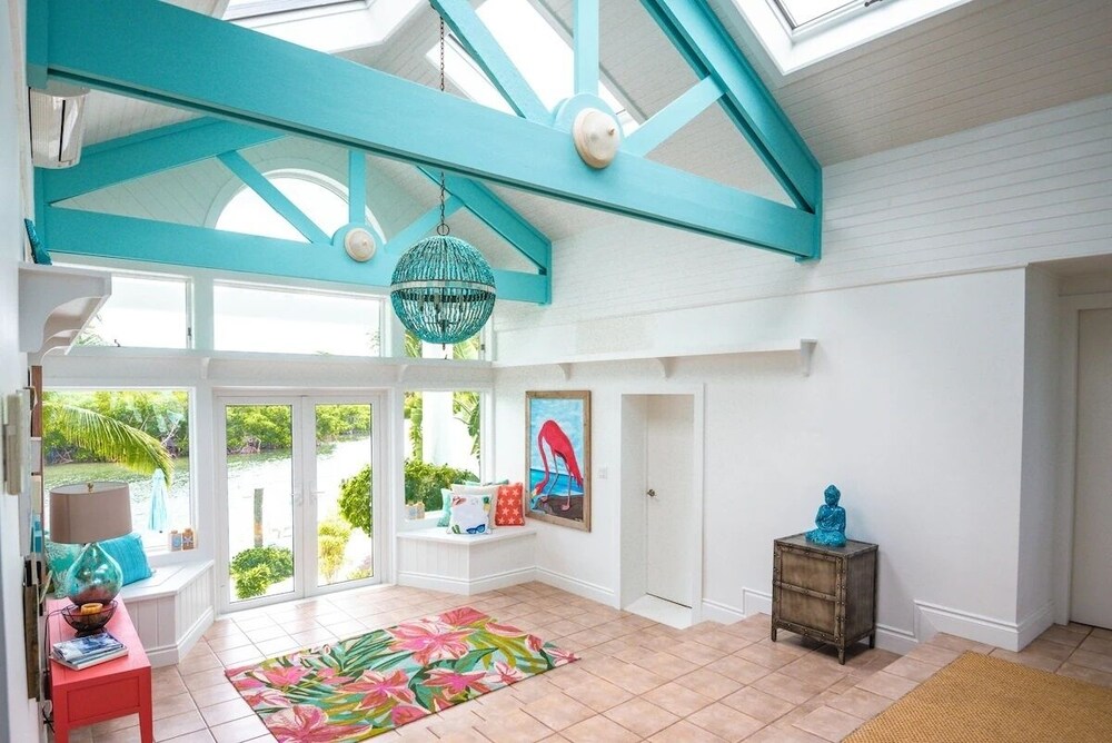 Middle Cay Estate 7 Bedroom Estate