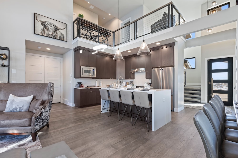 976 Modern Steer Deer Valley Retreat At Jordanelle! 4 Bedroom Townhouse by RedAwning view 2