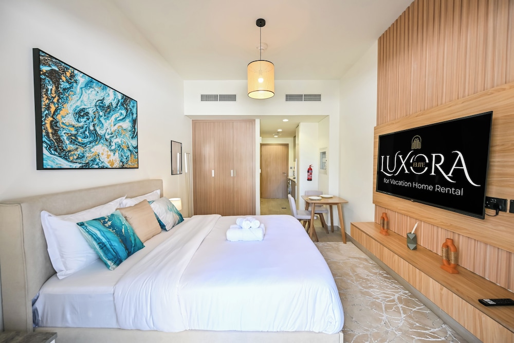 Luxury Studio in Azizi Riviera