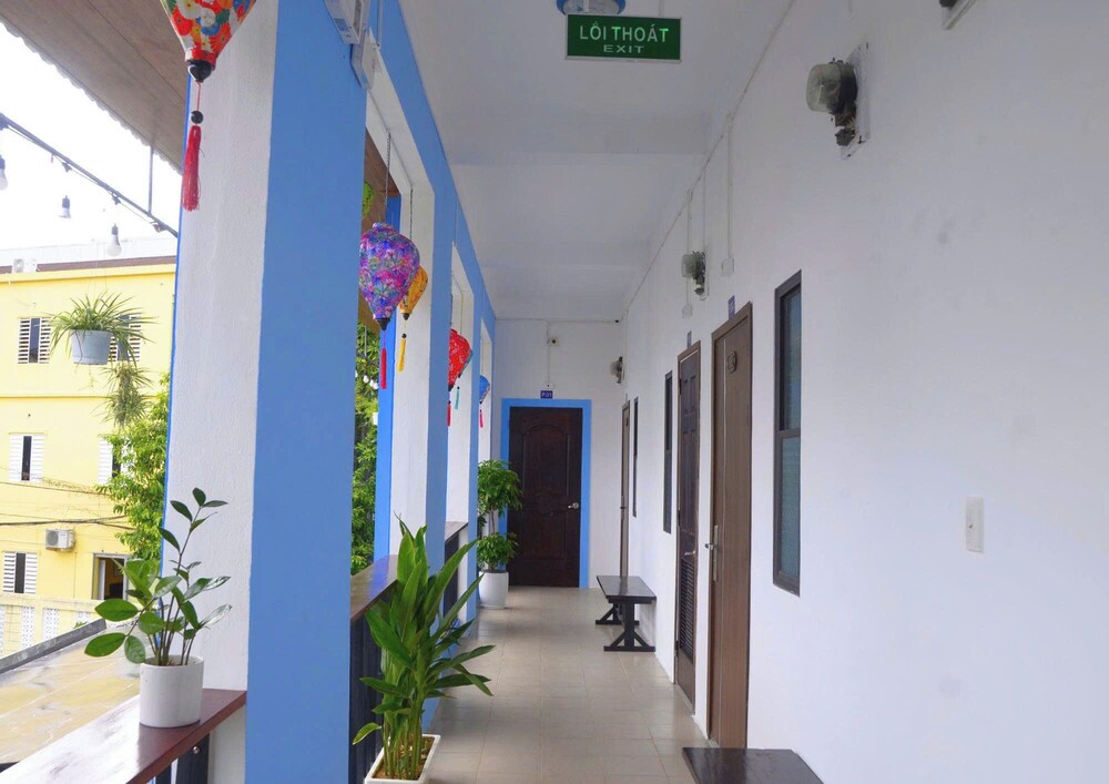 SHARE Hostel & Coffee