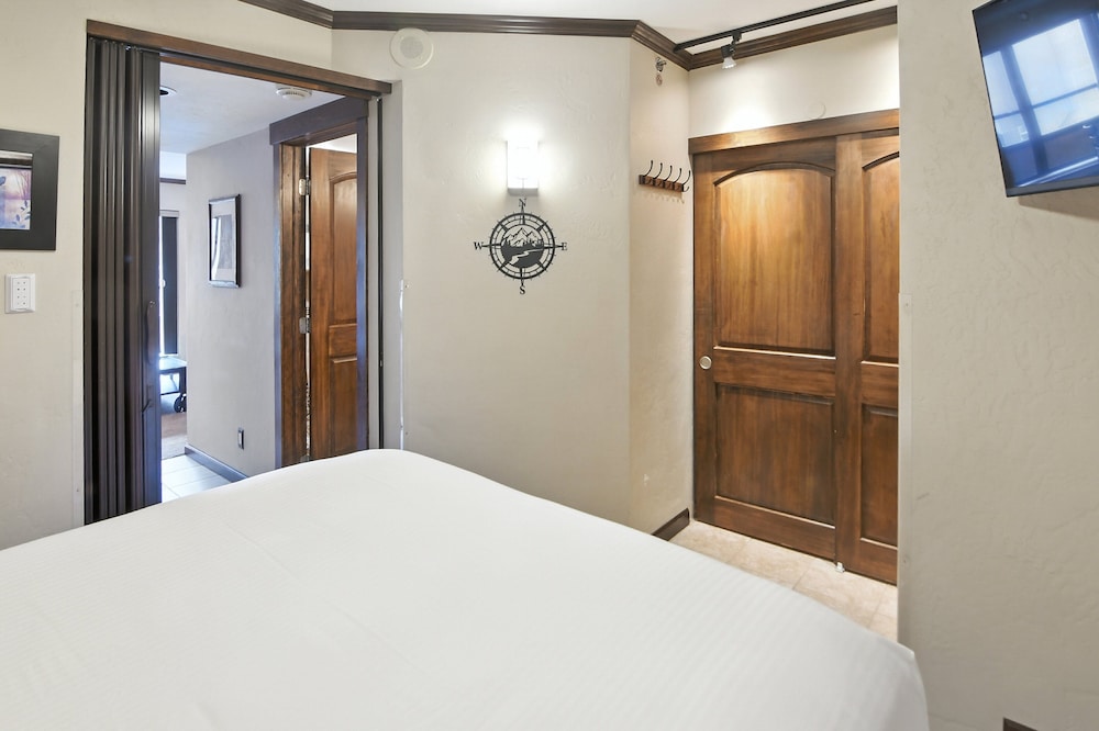 Ski-in/ski-out Beaver Run Retreat 1 Bedroom Condo
