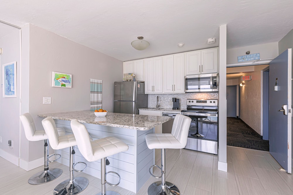 Estero Beach Tennis 1004c Direct Gulf Water Views