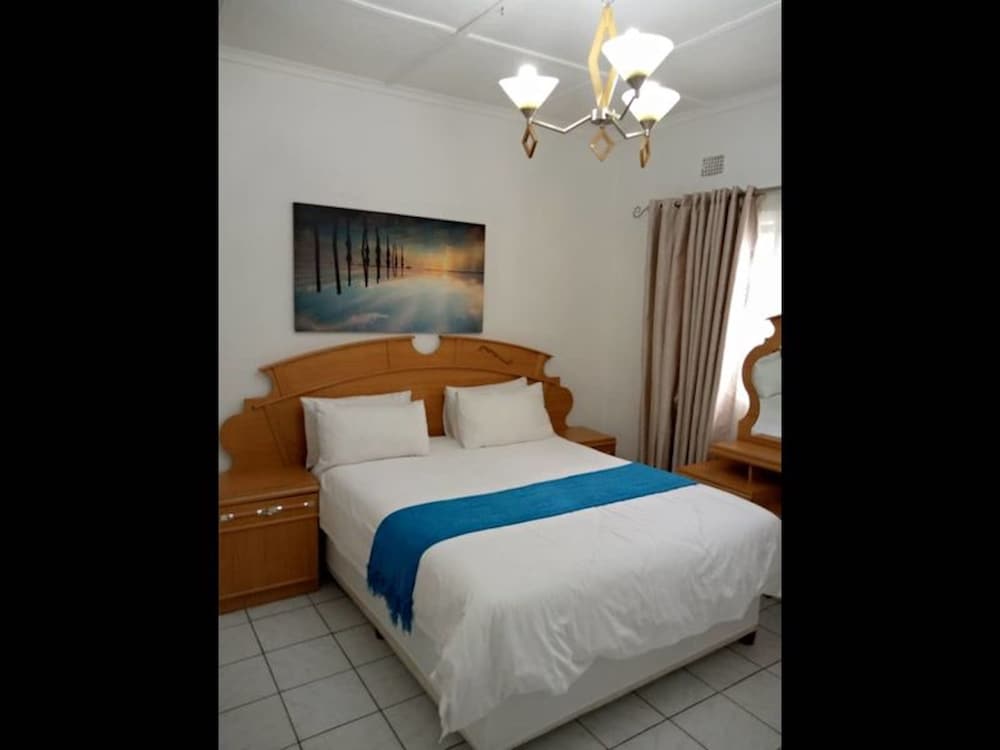 3 Bedrooms Exclusive House in Northmead view 5