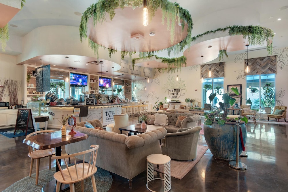 Palms Resort #1808 Jr 2BR