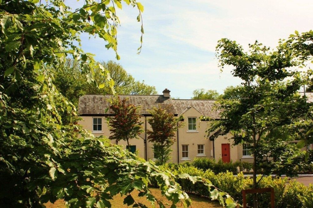 Hotel Bunratty Castle Gardens Home - Image 1