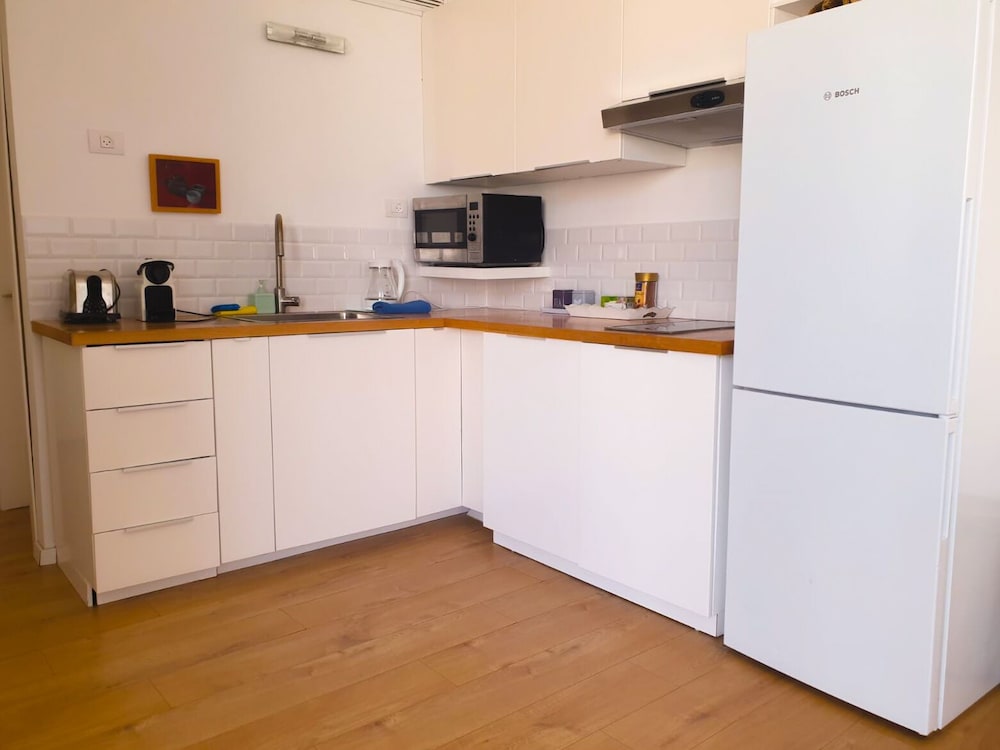 Gordon Beach 2 BR 3rd floor elevator