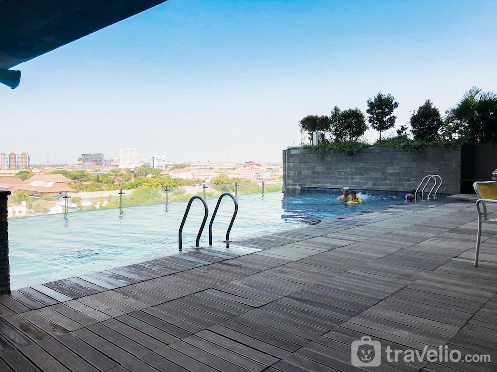 Scenic Modern Studio Room At Tamansari Papilio Apartment