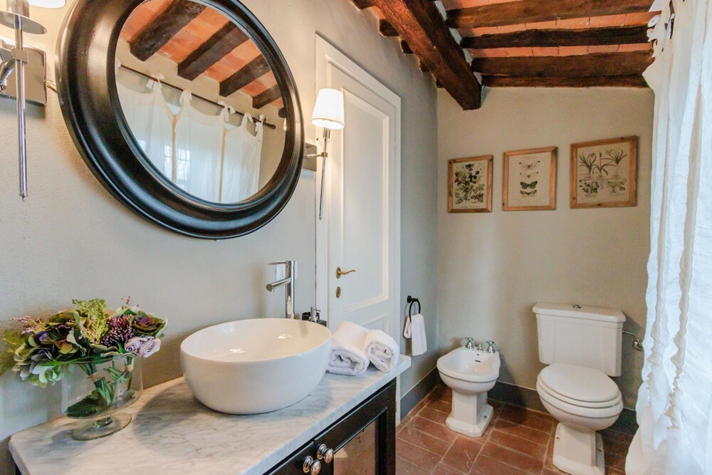 Villa Lina in Lucca With 4 Bedrooms and 3 Bathrooms view 5
