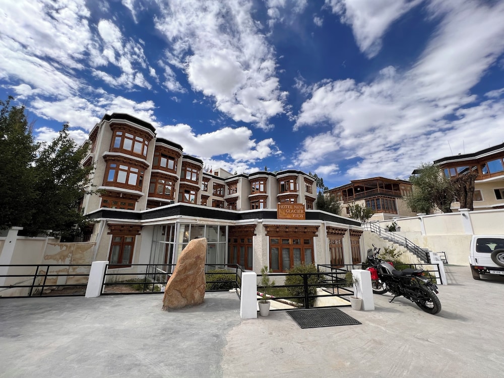Hotel New Glacier View
