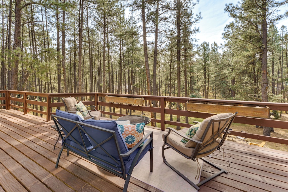 4 Mi to Angel Fire Resort: Home w/ Fire Pit!