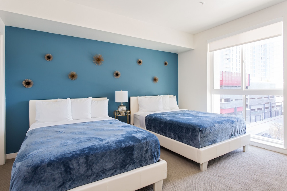 Downtown LA Luxury Two Bedroom Apartment