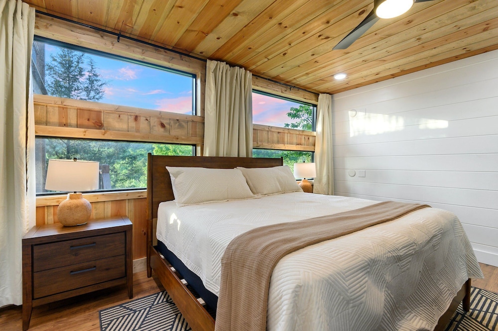Luxury Retreat in Broken Bow