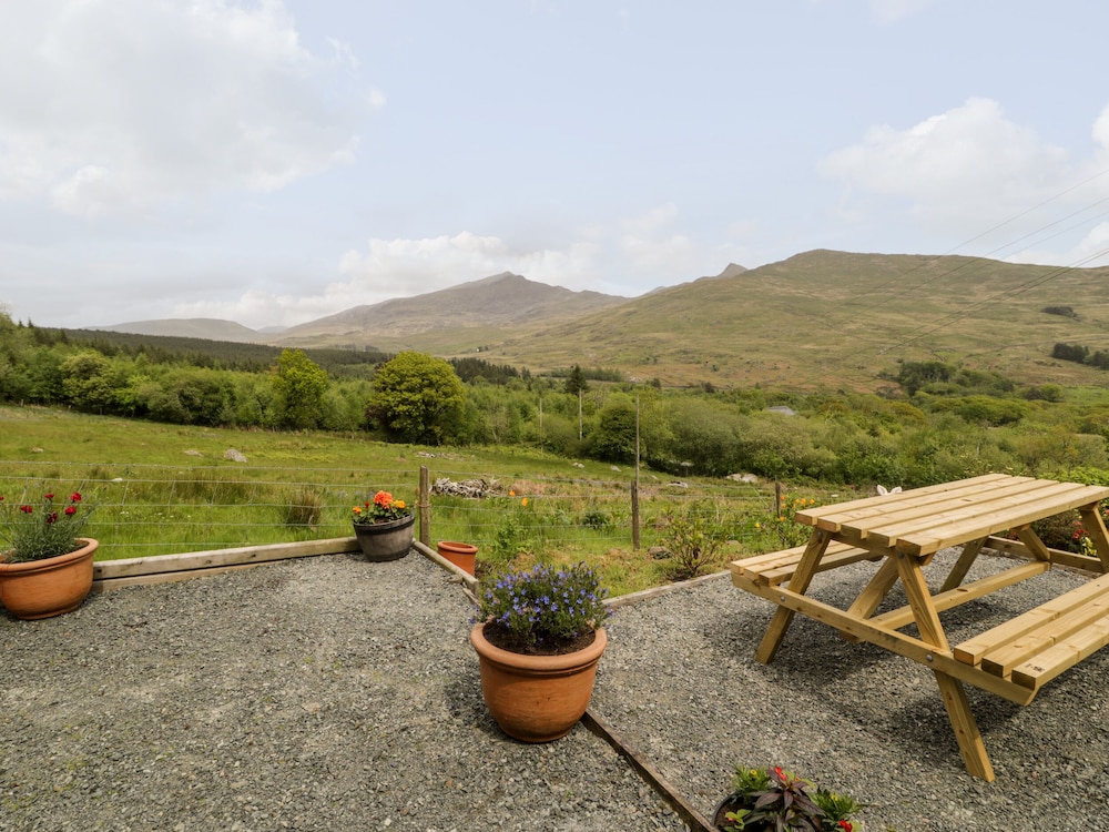 Snowdon Vista Cabin view 5