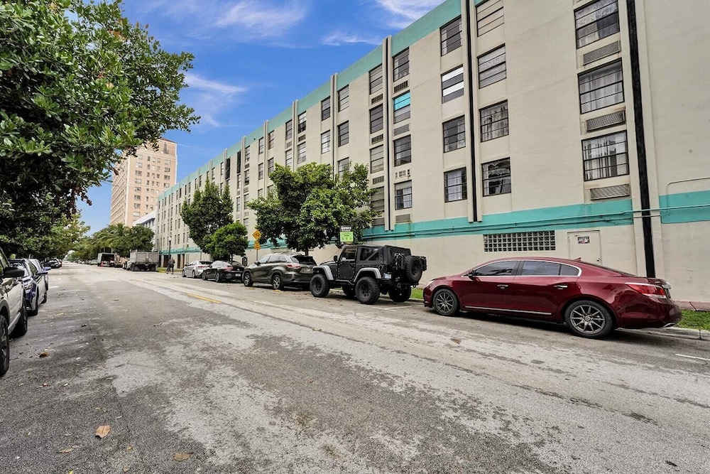 Ocean Dr 1BR Miami Beach Getaway