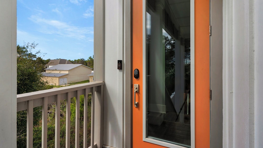 Inlet Beach Retreat With Rooftop Views, 4 Bikes + Free Attraction Tickets!