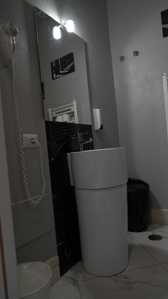 Rhome Luxury suite