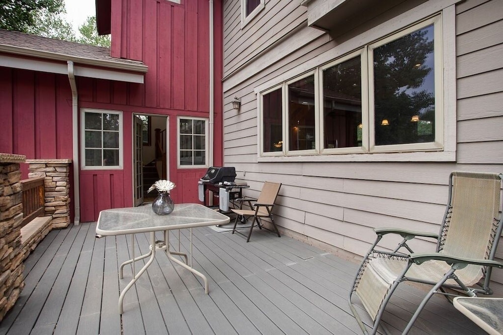 Streamside Lane 4 Bedroom Home