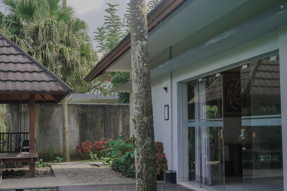 Jambu Klutuk Resort