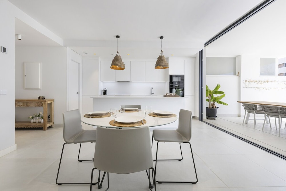 Exclusive Apartment With Garden in Higueron