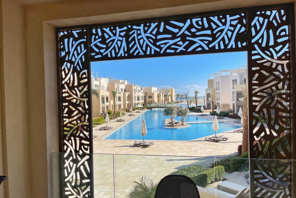 Xuru Stays I Homestyle 3BR Penthouse Pool & Beach View