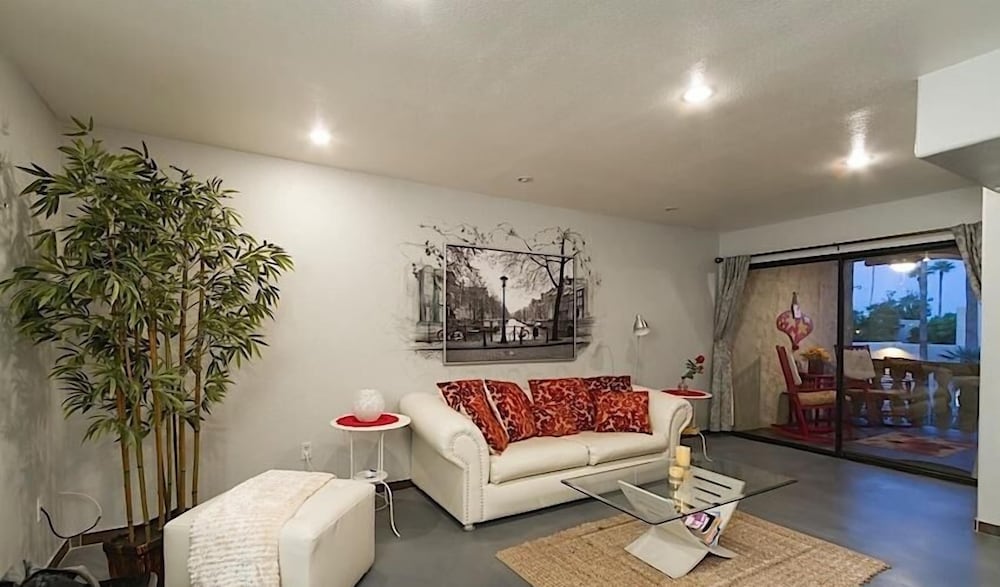 Amour By Signature Vacation Rentals
