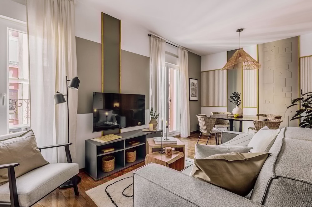 Abaj - 2 Bedrooms in Malasa A-universidad