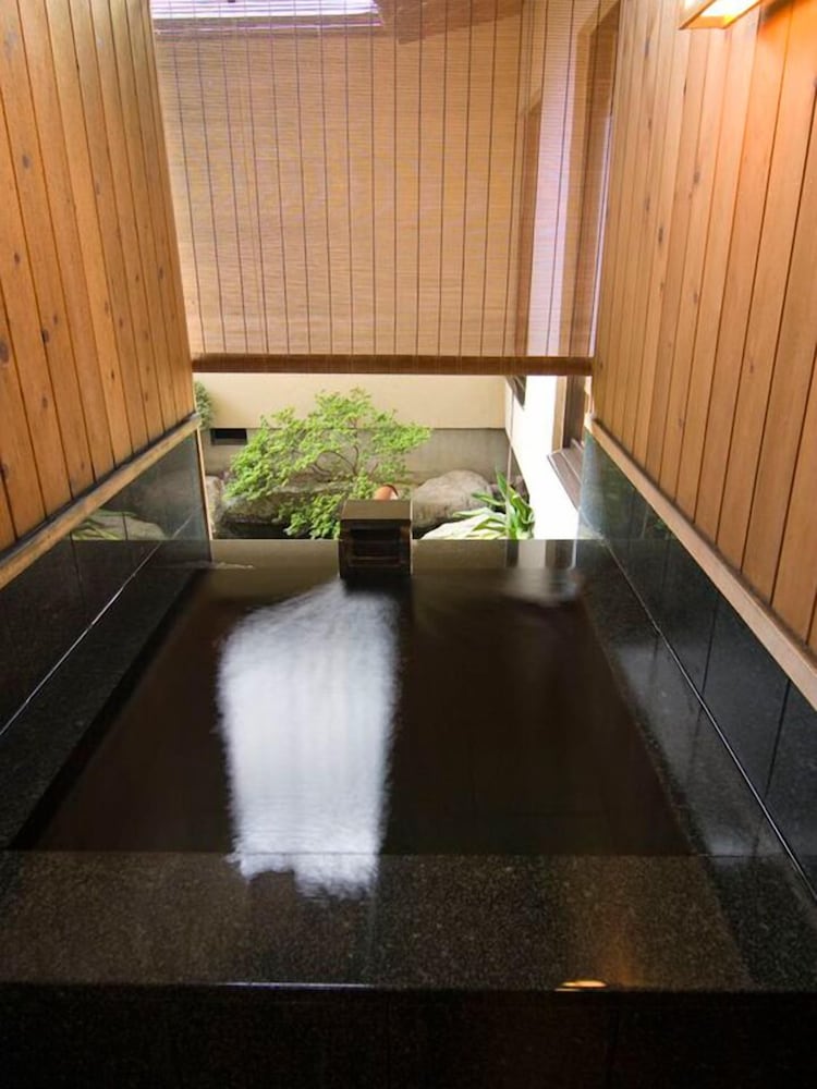 Ryotei Takano