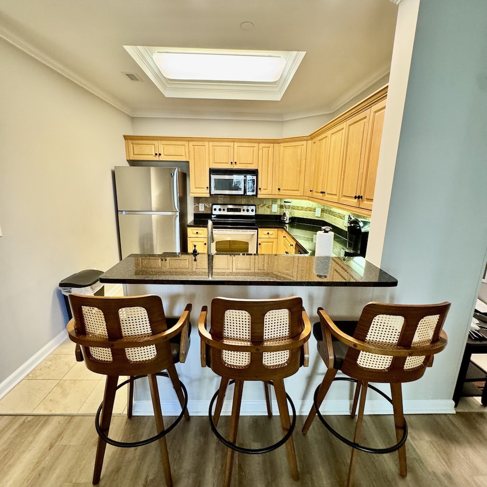 Oceanview Condo With Amenities, 703 Royale Palms 2 Bedroom Condo