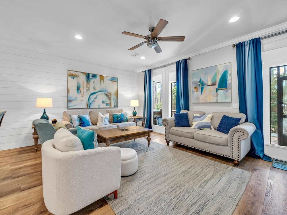 Gulf Place Courtyard 73