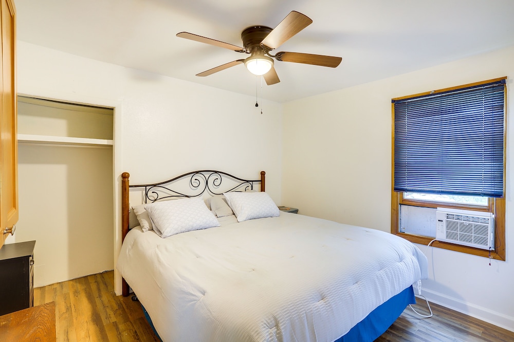 Quaint Grams Lake Cottage: Pets Welcome! view 3