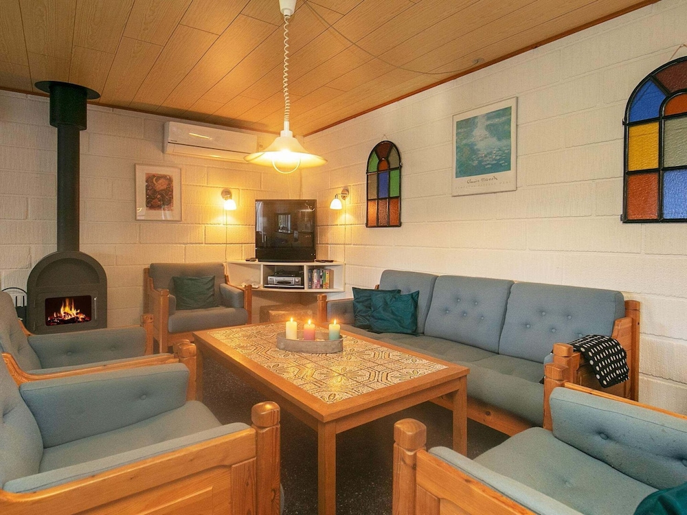 6 Person Holiday Home in Veslos-by Traum