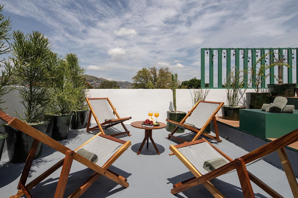 Rooftop Hot Tub 3 Levels 5bedroom in Villa Noria - Property Image 28