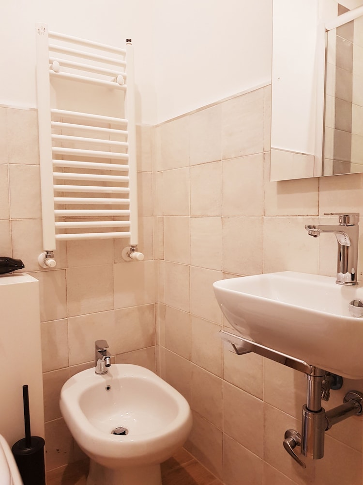 Cairoli Rooms