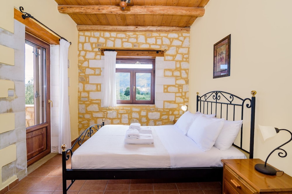 Villa Ostria Near Georgioupolis - 3bd 2ba view 5