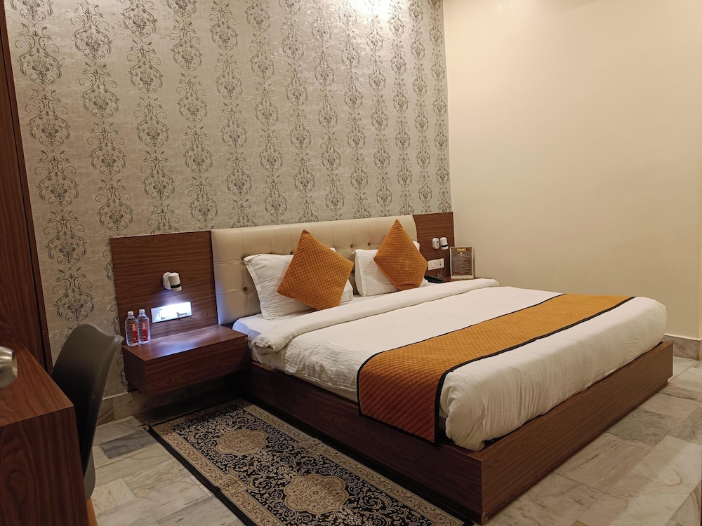 THE KASHI RESIDENCY